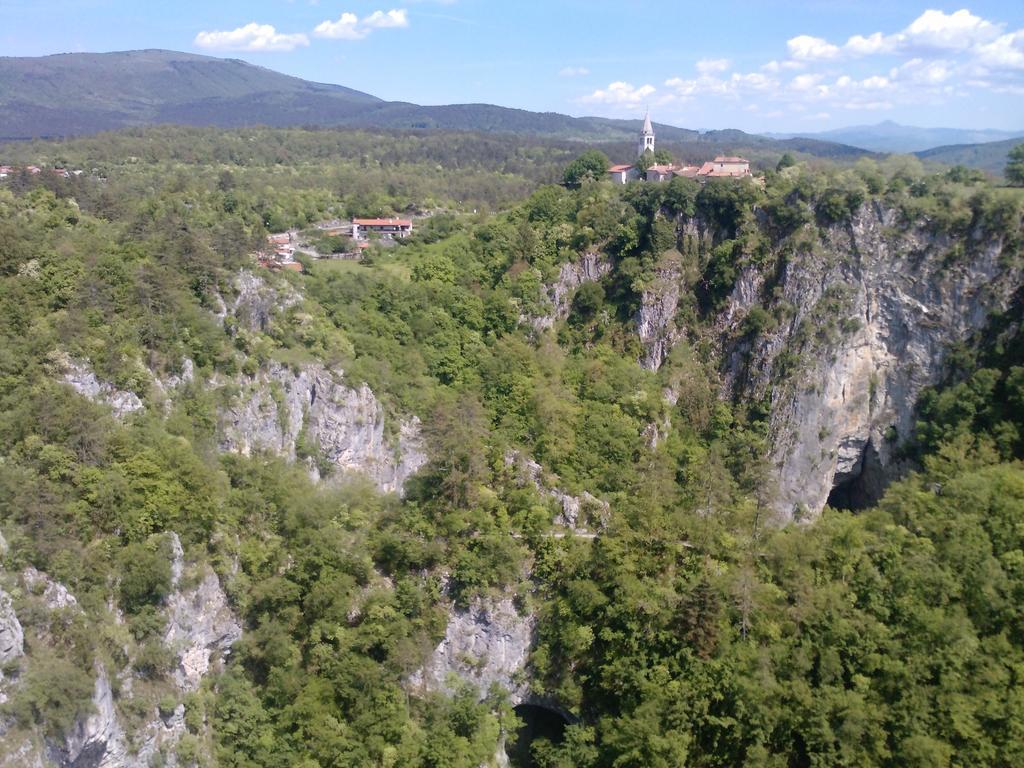 Osterija Na Planinci Bed & Breakfast Divaca Bagian luar foto